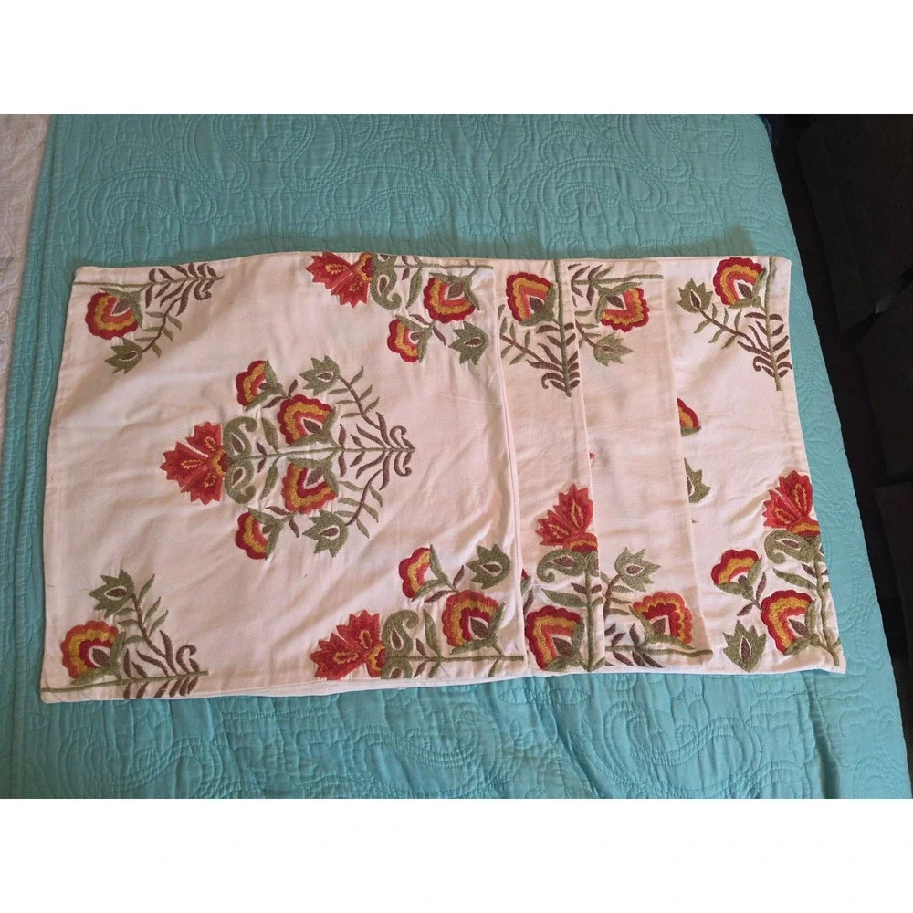 Pier 1 Imports Floral Embroidered Pillow Covers Set of 4 White Boho 18x18*READ*
